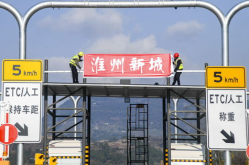 丝袜老师踩我的 出精,丝袜老师踩踏下的青春悸动
